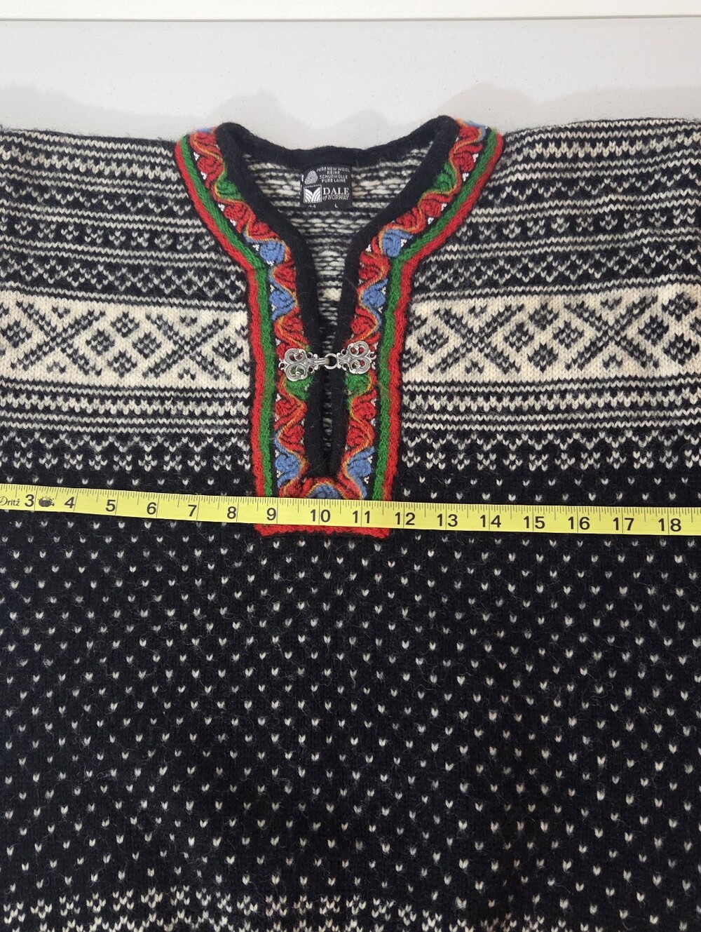 Vintage Dale Of Norway Women's L 44 Black Wool Sweater Nordic Setesdal Lusekofte - Picture 3 of 14